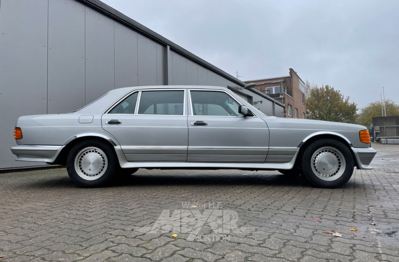 MERCEDES-BENZ W126 380SEL,