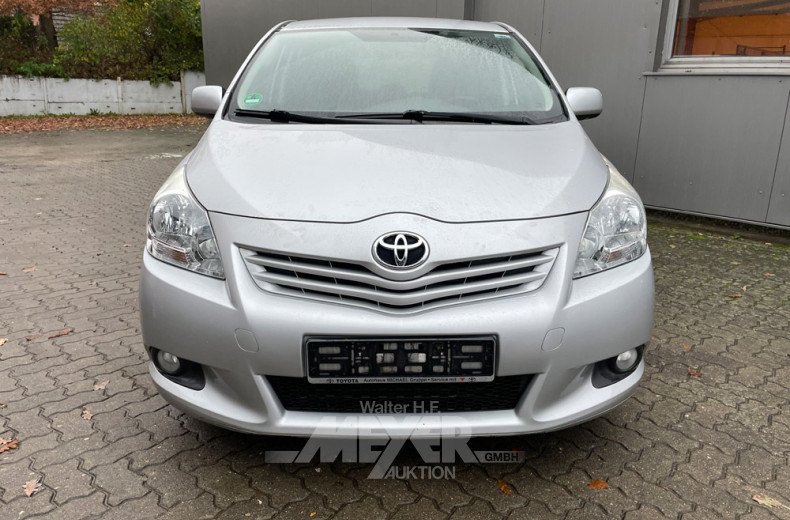 TOYOTA Verso, Platinsilber