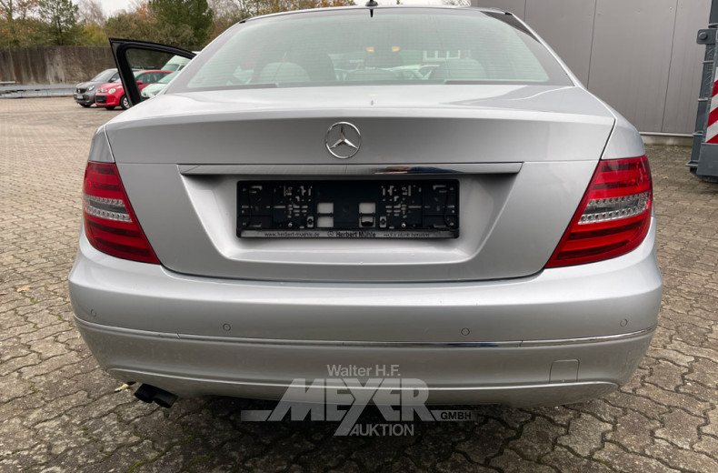 MERCEDES-BENZ C180, grau metallic,