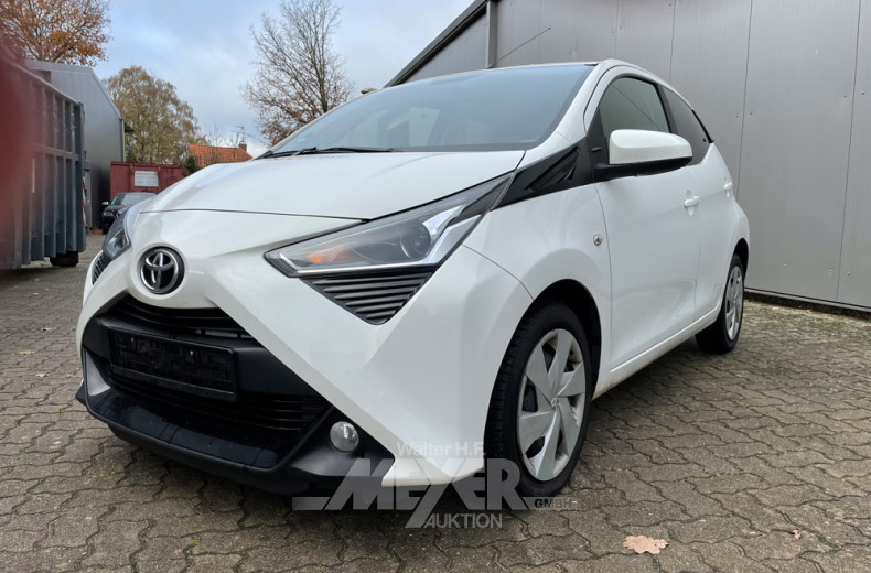 TOYOTA Aygo, weiß