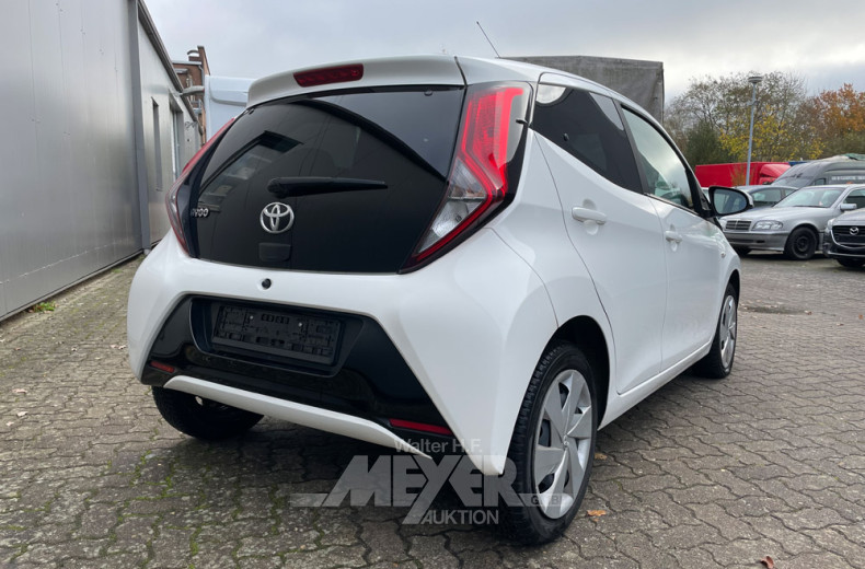 TOYOTA Aygo, weiß