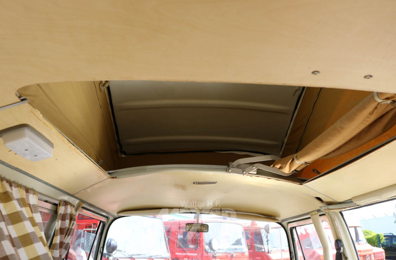 VOLKSWAGEN T2 Camper Westfalia,