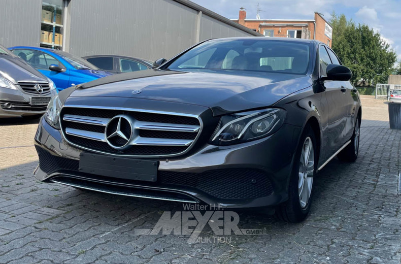 MERCEDES-BENZ E200d Limousine,