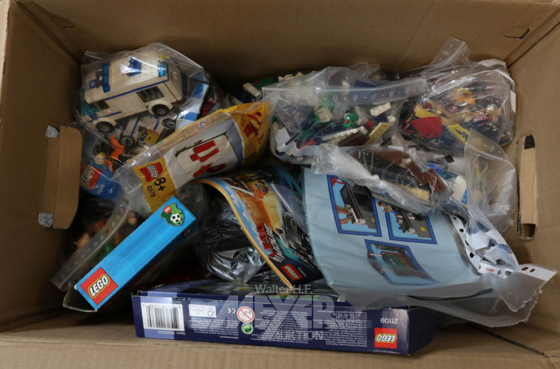 Posten versch LEGO Spielzeug,