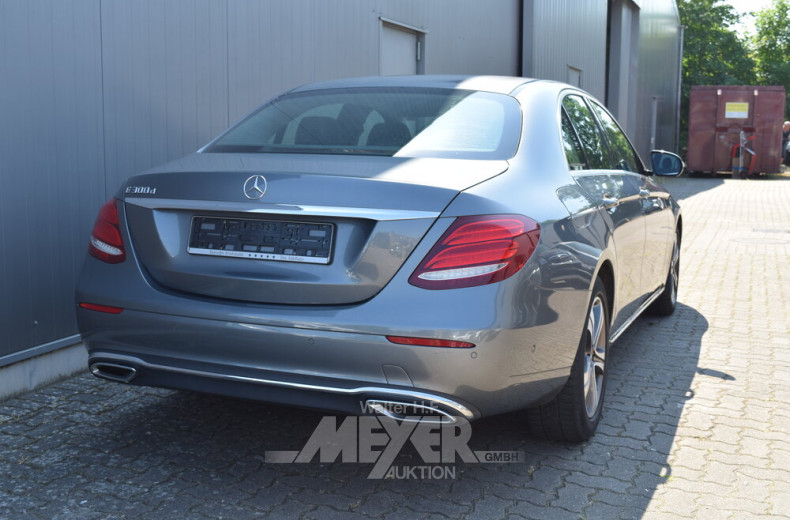 MERCEDES-BENZ W213 E300d 9G-Tronic