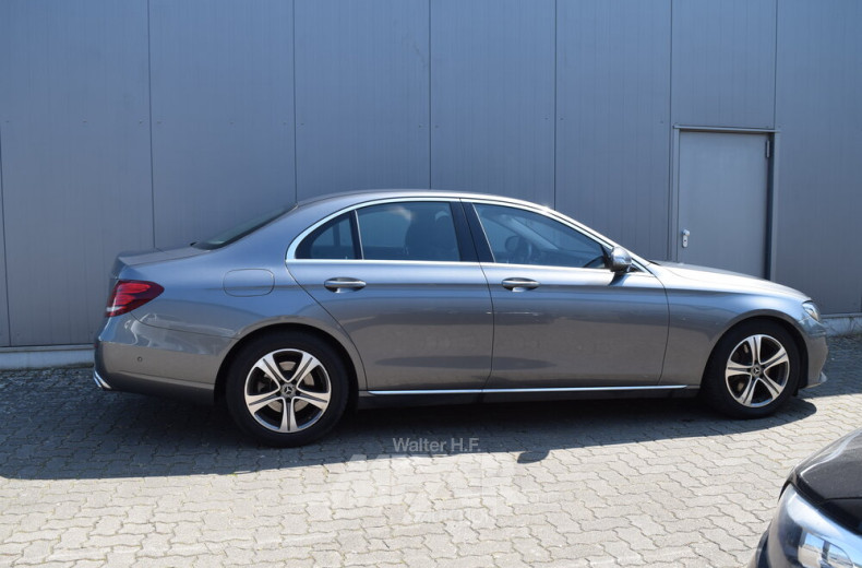 MERCEDES-BENZ W213 E300d 9G-Tronic