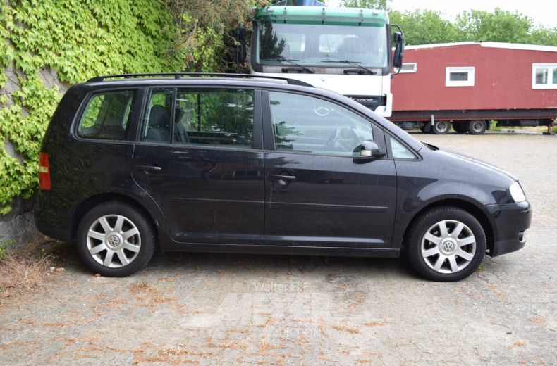 VOLKSWAGEN Touran, schwarz