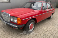 MERCEDES-BENZ W123 200D, rot