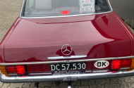 MERCEDES-BENZ W115/8 220D, dkl. rot