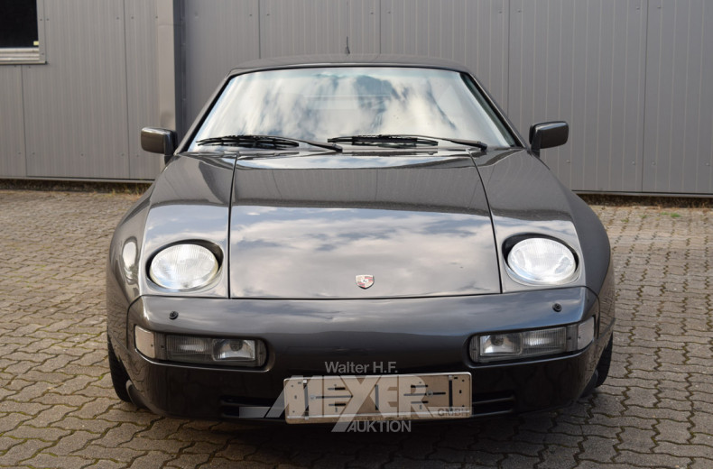 PORSCHE 928 S4