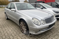 MERCEDES-BENZ E200 W211, silber