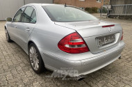 MERCEDES-BENZ E200 W211, silber