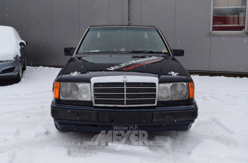 MERCEDES-BENZ W124 200E, dkl. Blau