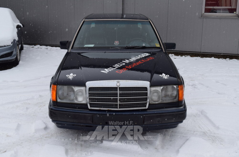 MERCEDES-BENZ W124 200E, dkl. Blau