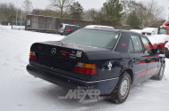 MERCEDES-BENZ W124 200E, dkl. Blau