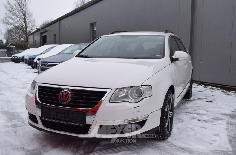 VOLKSWAGEN Passat, weiß