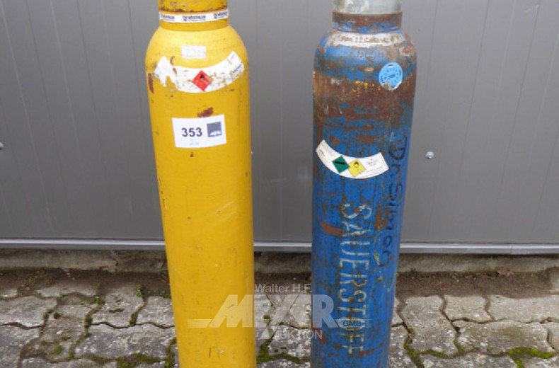 Sauerstoff- u. 1 Acetylenflasche,