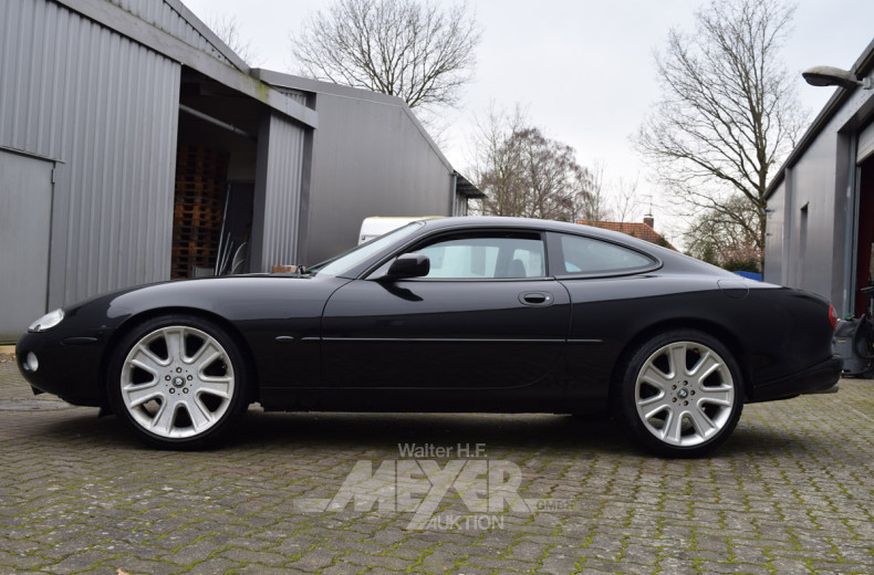 JAGUAR XK8 Coupé, schwarz