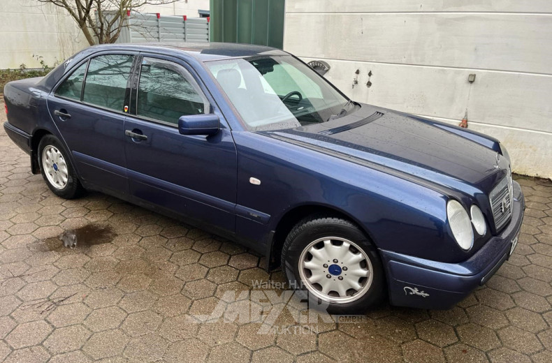 MERCEDES-BENZ E200 W210 Classic,