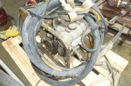 Benzinmotor mit Beton-