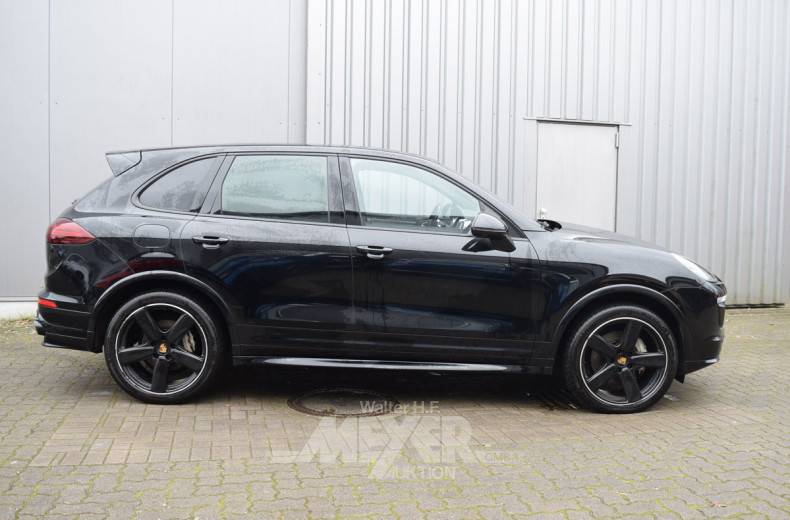 PORSCHE Cayenne S Diesel V8, schwarz