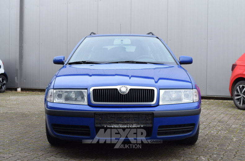 SKODA Octavia Kombi, blau