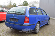 SKODA Octavia Kombi, blau