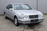 MERCEDES-BENZ W210 E240 Classic