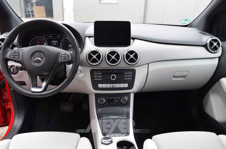 MERCEDES-BENZ B180 7G-DCT Style,