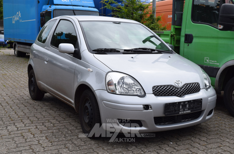 TOTOYA Yaris, silber metallic