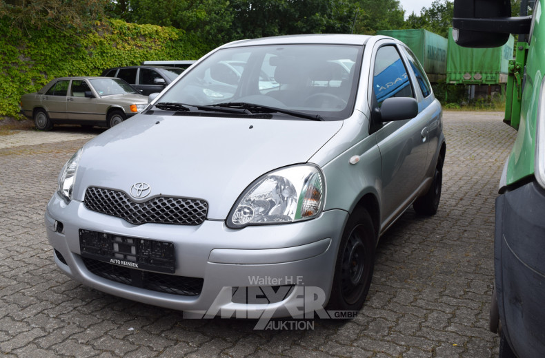 TOTOYA Yaris, silber metallic