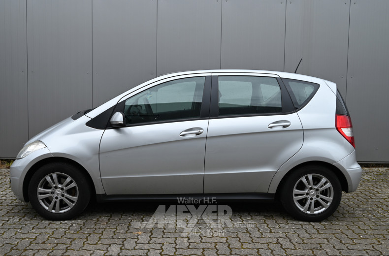 MERCEDES-BENZ A180 CDI, silber