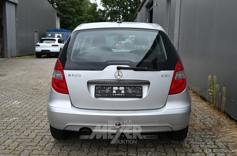 MERCEDES-BENZ A180 CDI, silber