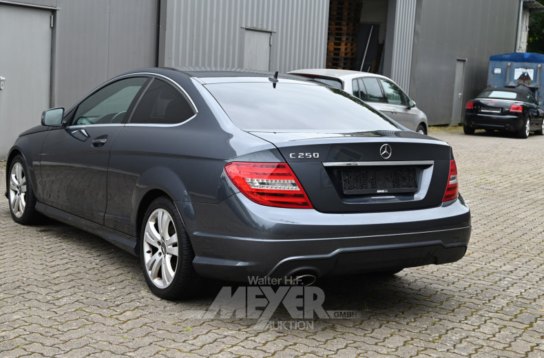 MERCEDES-BENZ W204 C250 CGI 7G-Tronic