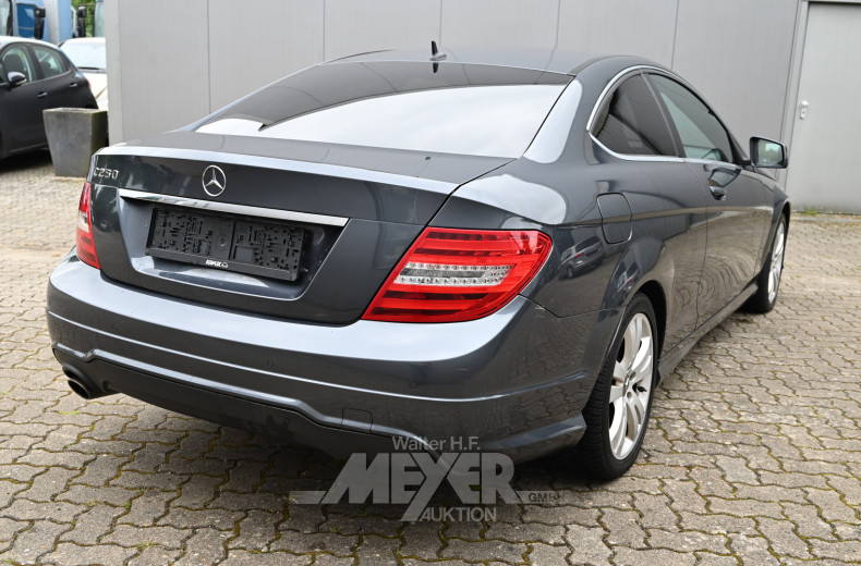 MERCEDES-BENZ W204 C250 CGI 7G-Tronic