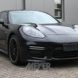 PORSCHE Panamera GTS PDK V8