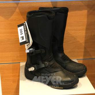 Paar schwarze Motorradstiefel