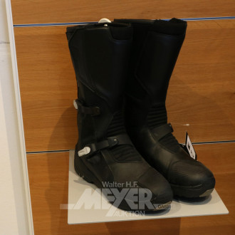 Paar schwarze Motorradstiefel