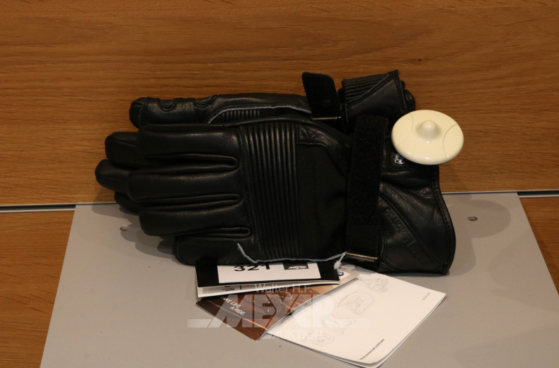 Paar BMW Damen Motorradhandschuhe