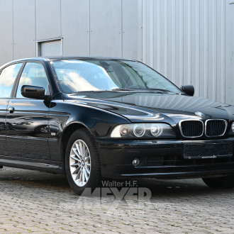 BMW 525i E39 spahirschwarz metallic,