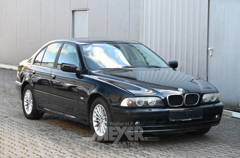 BMW 525i E39 spahirschwarz metallic,