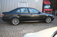 BMW 525i E39 spahirschwarz metallic,