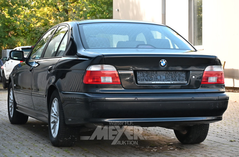 BMW 525i E39 spahirschwarz metallic,