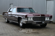 CADILLAC Fleetwood 60s Limousine