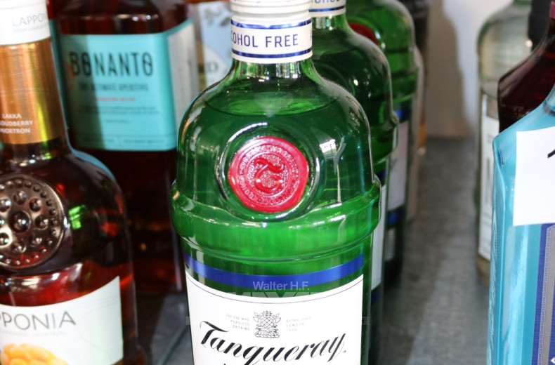 3 Flaschen Gin TANQUERAY, alkoholfrei