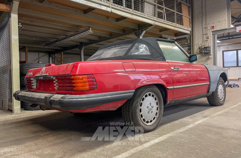 MERCEDES-BENZ R107 SL560