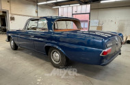 MERCEDES-BENZ W111 280E, teilrestauriert