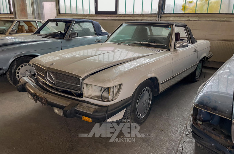 MERCEDES-BENZ R107 560SL