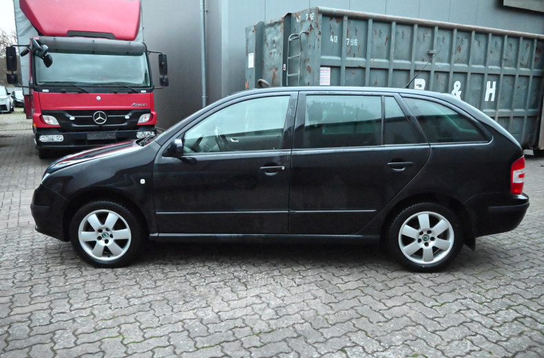 SKODA Fabia, schwarz