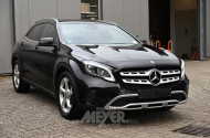 MERCEDES-BENZ GLA 180, kosmosblack